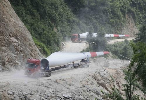 王泽宁驾驶百米级特种运输车，把“大块头”安全送到全国各地